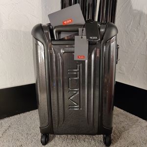 Tumi Vapor Polycarbonate International Carry On (Graphite)